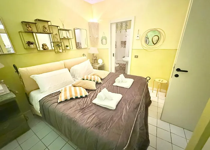 Apartment Noah Manarola